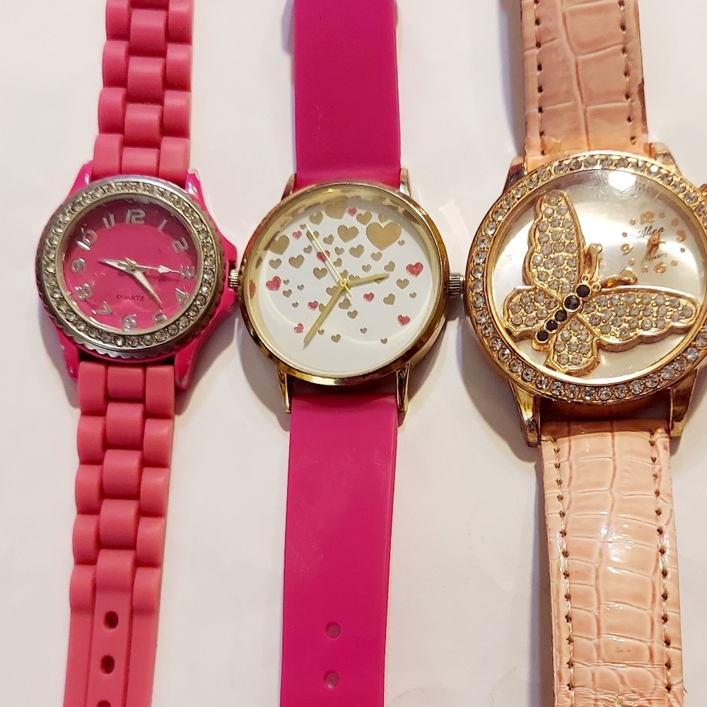 13 Womens Watches ( Need Battery)